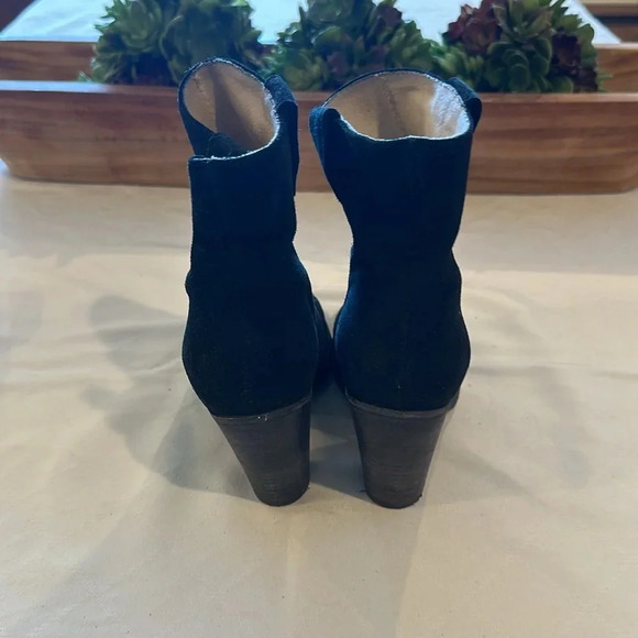 Aquatilla Flo Black Suede Weatherproof Ankle Boots heeled Booties heels sz 5.5 - Picture 4 of 8